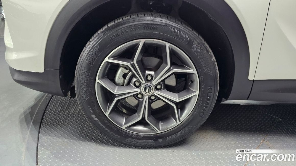 KG Mobility (Ssangyong) Beautiful Korando Бензин 1.5 2WD C5 (12.2019)