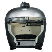Керамический угольный гриль Primo Oval 200 Junior, 47 см на столе из лиственницы
