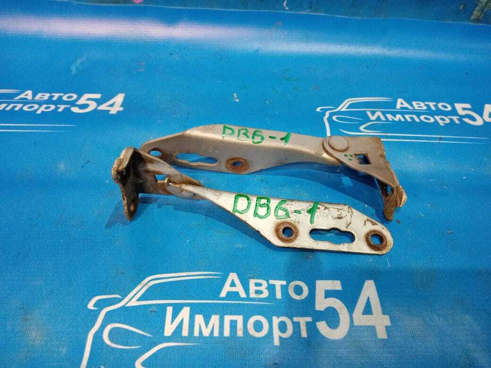 Петля капота правая Honda INTEGRA 1995