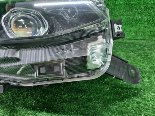 Фара правая Subaru Outback 6 (2019-2022) LED (В пленке)