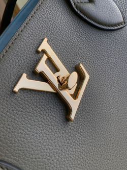 Louis Vuitton Lockme Shopper