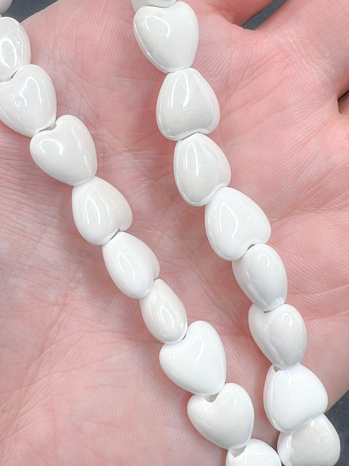 Керамические бусины Сердце, 10/13/15 мм, на нитке 32 см