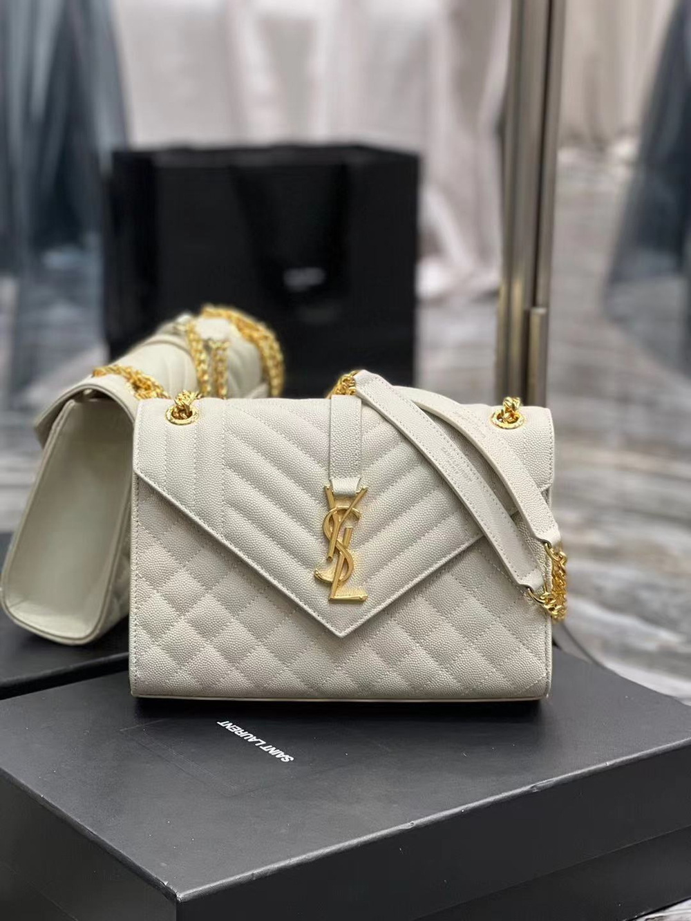 Saint Laurent Envelope Bag 24 cm