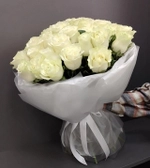 Два букета 45 красных роз + 45 белых