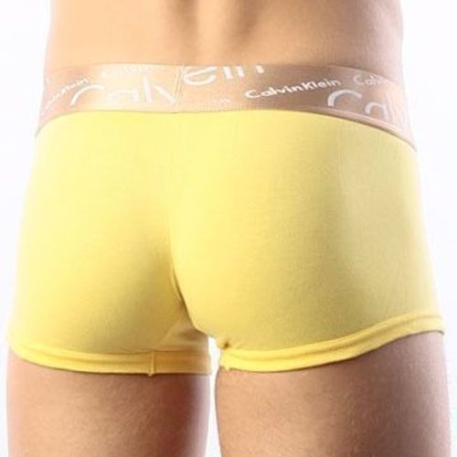 Мужские трусы боксеры желтые с косой резинкой Calvin Klein Bronze Italics Boxer Yellow