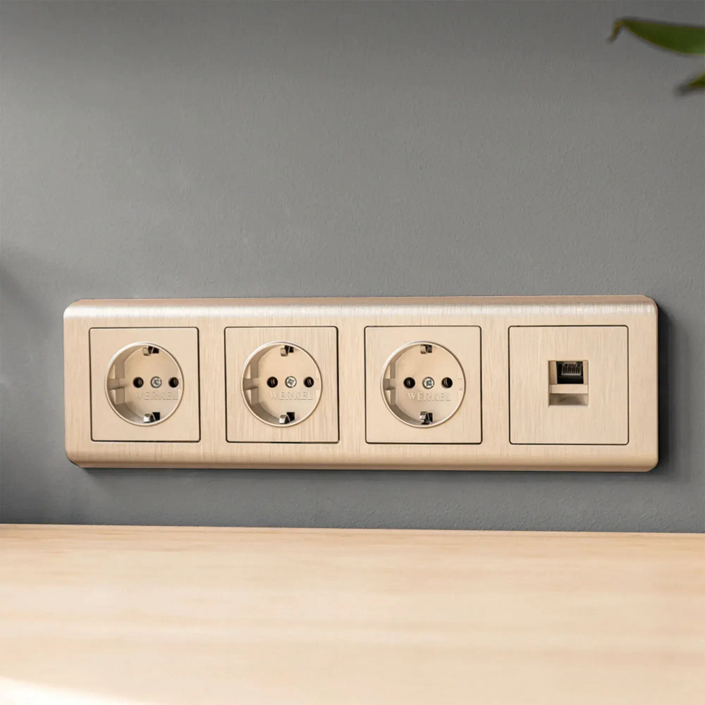 Рамка на 4 поста Stream (шампань) W0042111