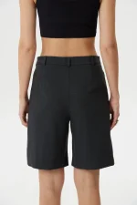 Бермуды Square, Серый