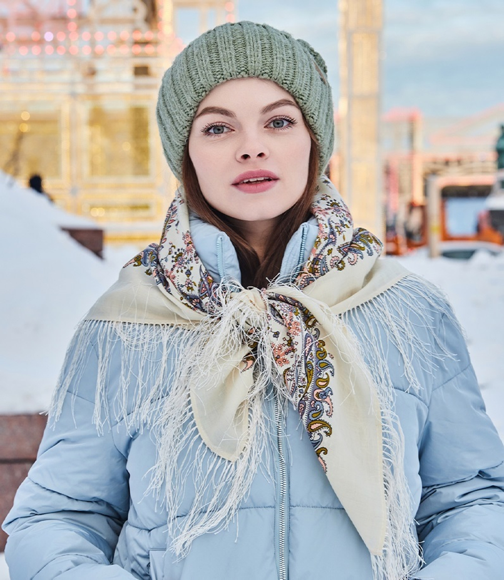 Платок шерстяной с шелковой бахромой