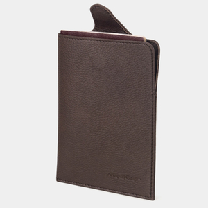 Обложка-кармашек для паспорта London из кожи теленка, темно-коричневого цвета