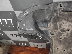 Пыльник двигателя Geely Coolray 19-нв Б/У Оригинал 5030028300