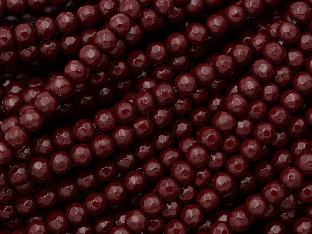 Нить бусин из гематита "Спелая вишня" 4мм, огранка