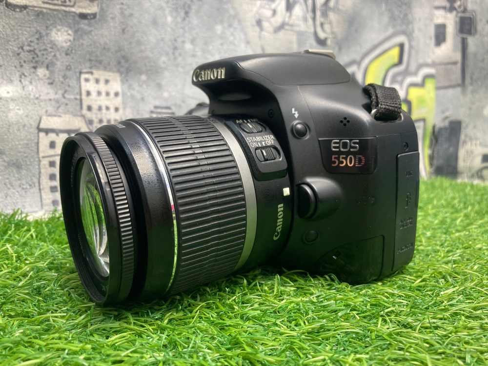 Canon 550D Kit 18-55mm 3.5-5.6 IS 15.000 кадров