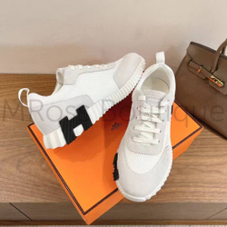 Мужские кроссовки Hermes Bouncing белого цвета с буквой на подошве