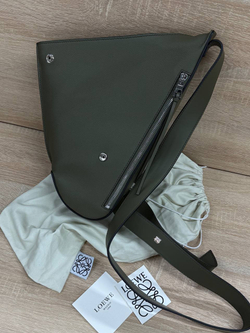 Сумка-слинг Loewe