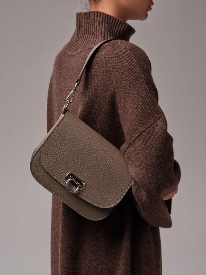 Сумка кожаная Azaro 30741 тауп соло