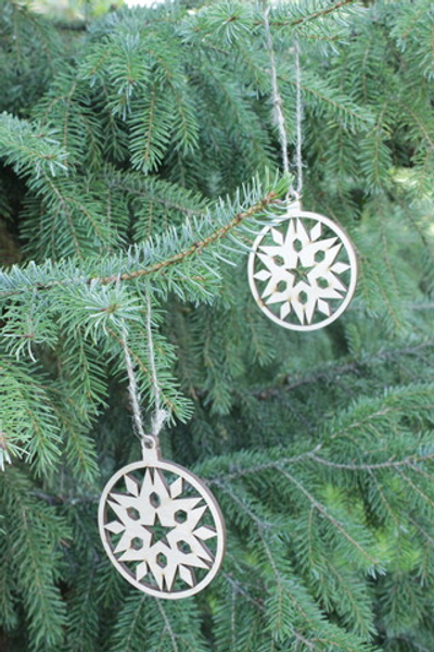 Набор новогодних украшений снежинки из дерева 10 штук