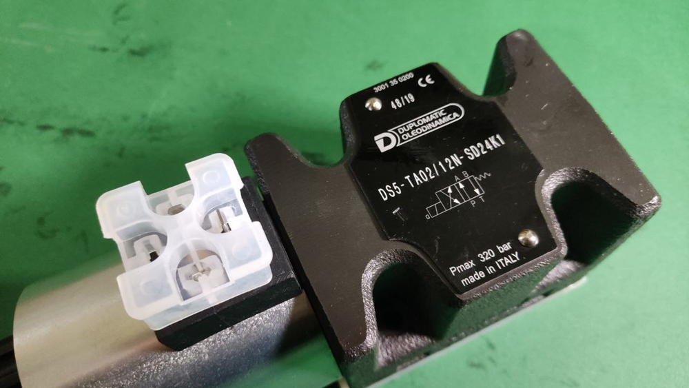 Клапан Duplomatic DS5-TA02/12V-D24K1/W7