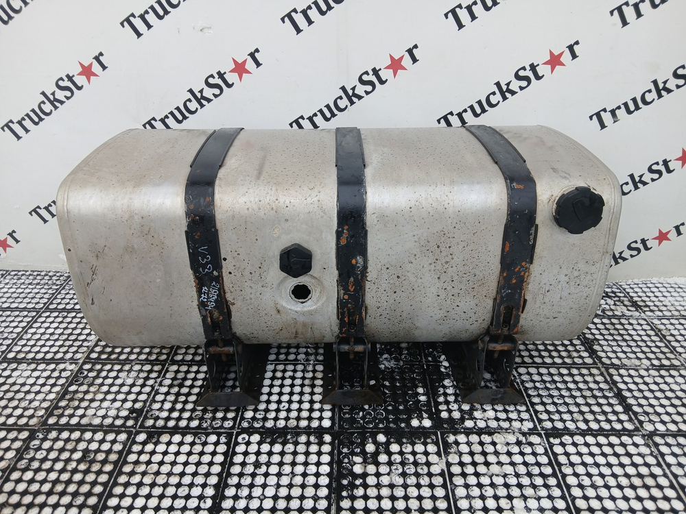 Бак топливный 610L