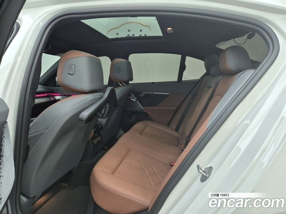 BMW 5 Series (G60) 530i xDrive M Sports (12.2023)