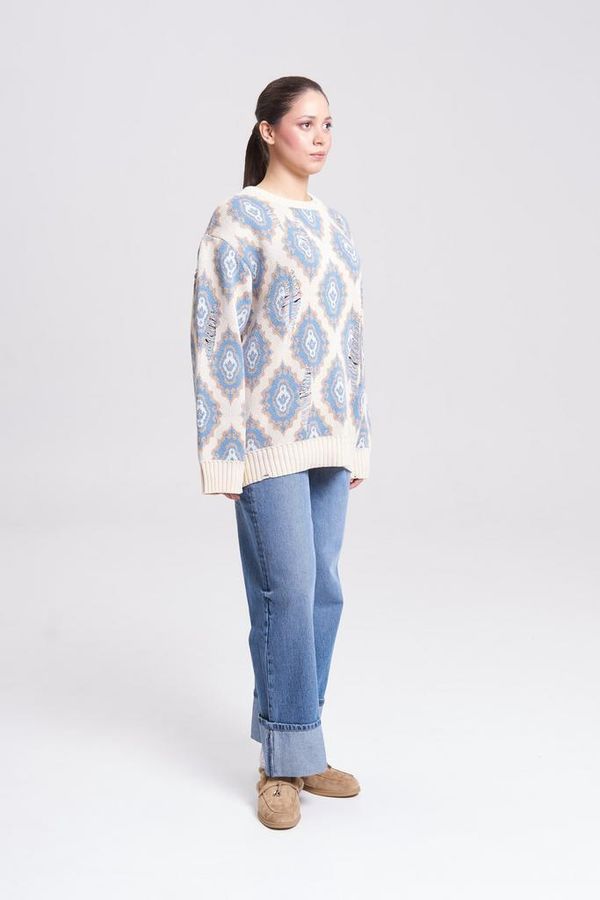 Свитер История молочный - фото 8