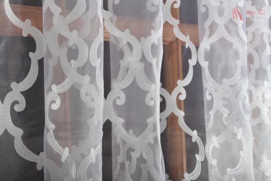 Лионель (белый). Деворе органза.