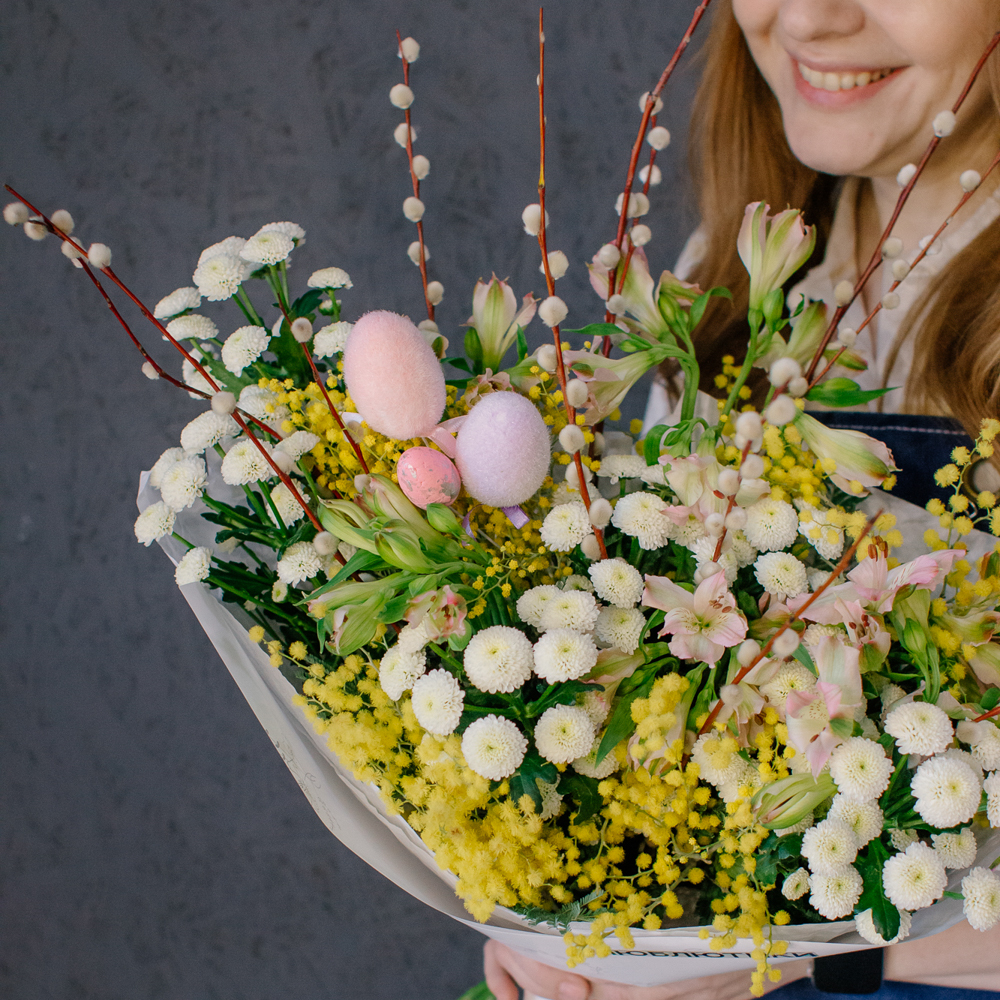 161. Весенний пасхальный букет с мимозой и веточками вербы