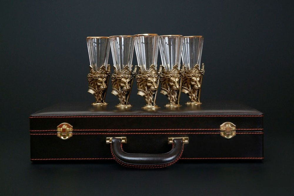 Набор рюмок-лафитников "Лев" 6 шт. в подарочном кейсе с художественным оформлением