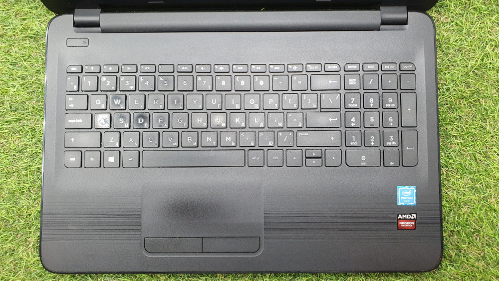 Ноутбук HP Radeon R5 M430 2Gb/4Gb/HDD 500Gb/ 15-ay044ur X5B97EA Windows 10 Home
