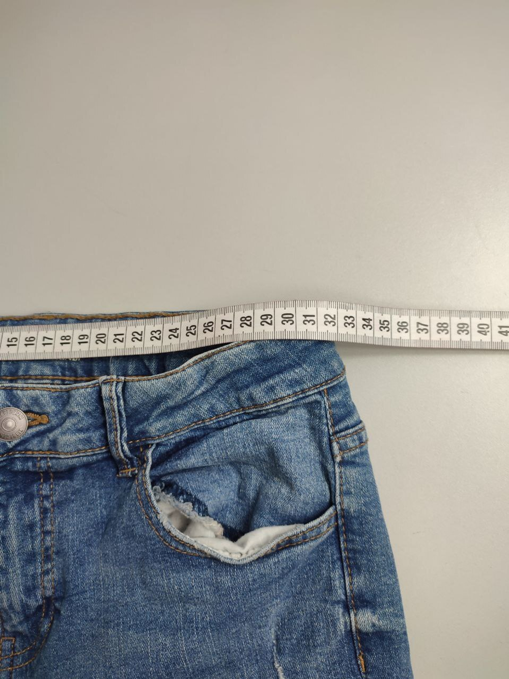 Джинсы Kiabi с рваным эффектом 42 размер