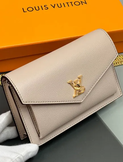 Сумка Louis Vuitton Mylockme Chain кремовый