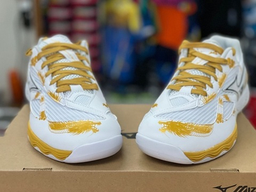 MIZUNO Wave Medal 7