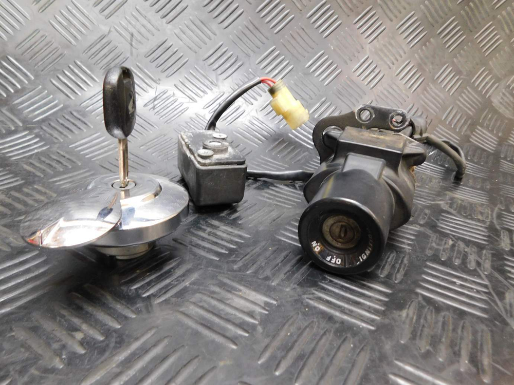 Коммутатор с замком зажигания Honda Shadow VT400S NC46 (комплект)