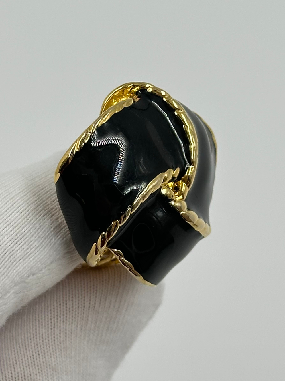 Моноклипса с чёрной эмалью