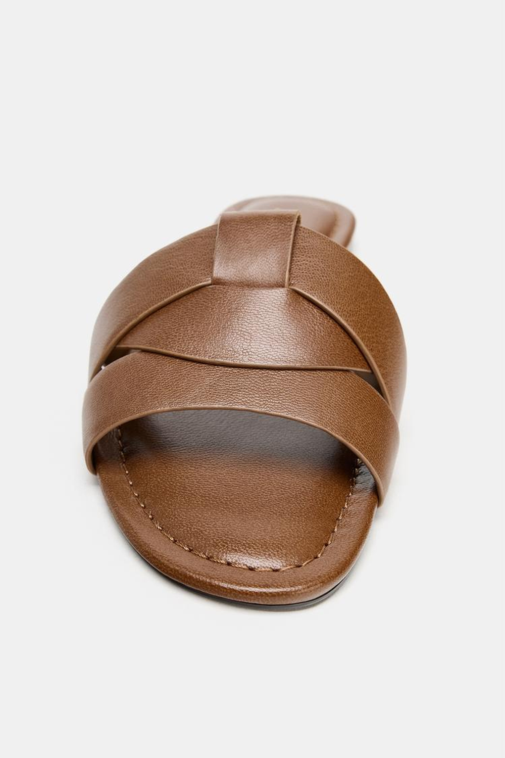 ZARA САНДАЛИИ ИЗ КОЖИ НА ПЛОСКОЙ ПОДОШВЕ, КОРИЧНЕВЫЙ