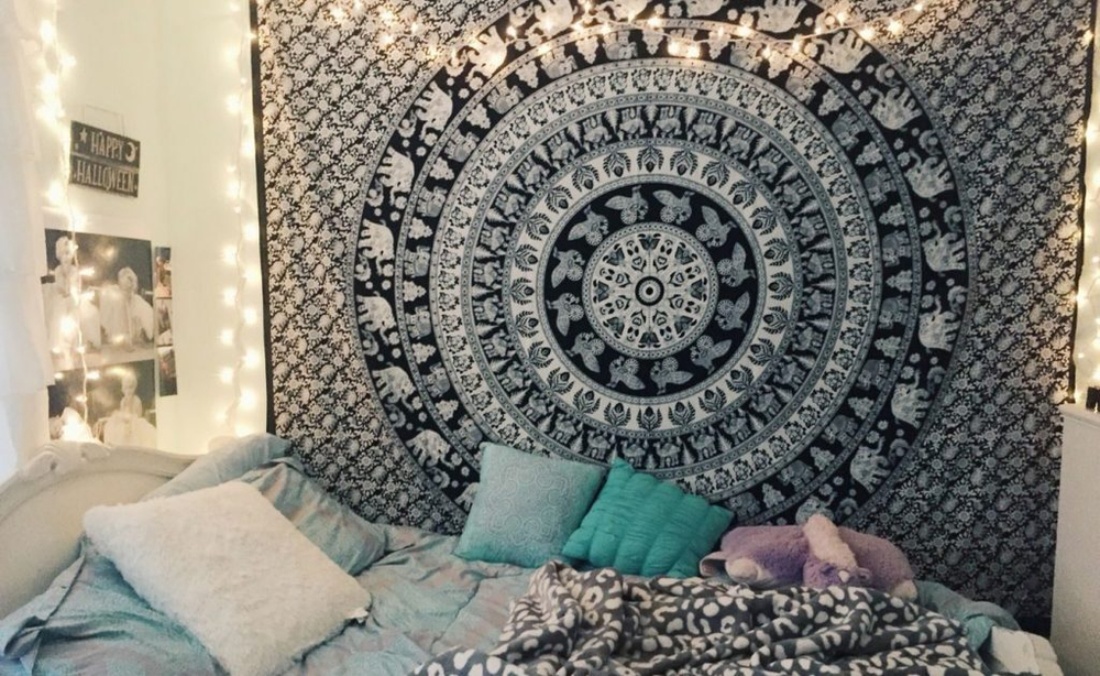 Этническое полотно с мандалой