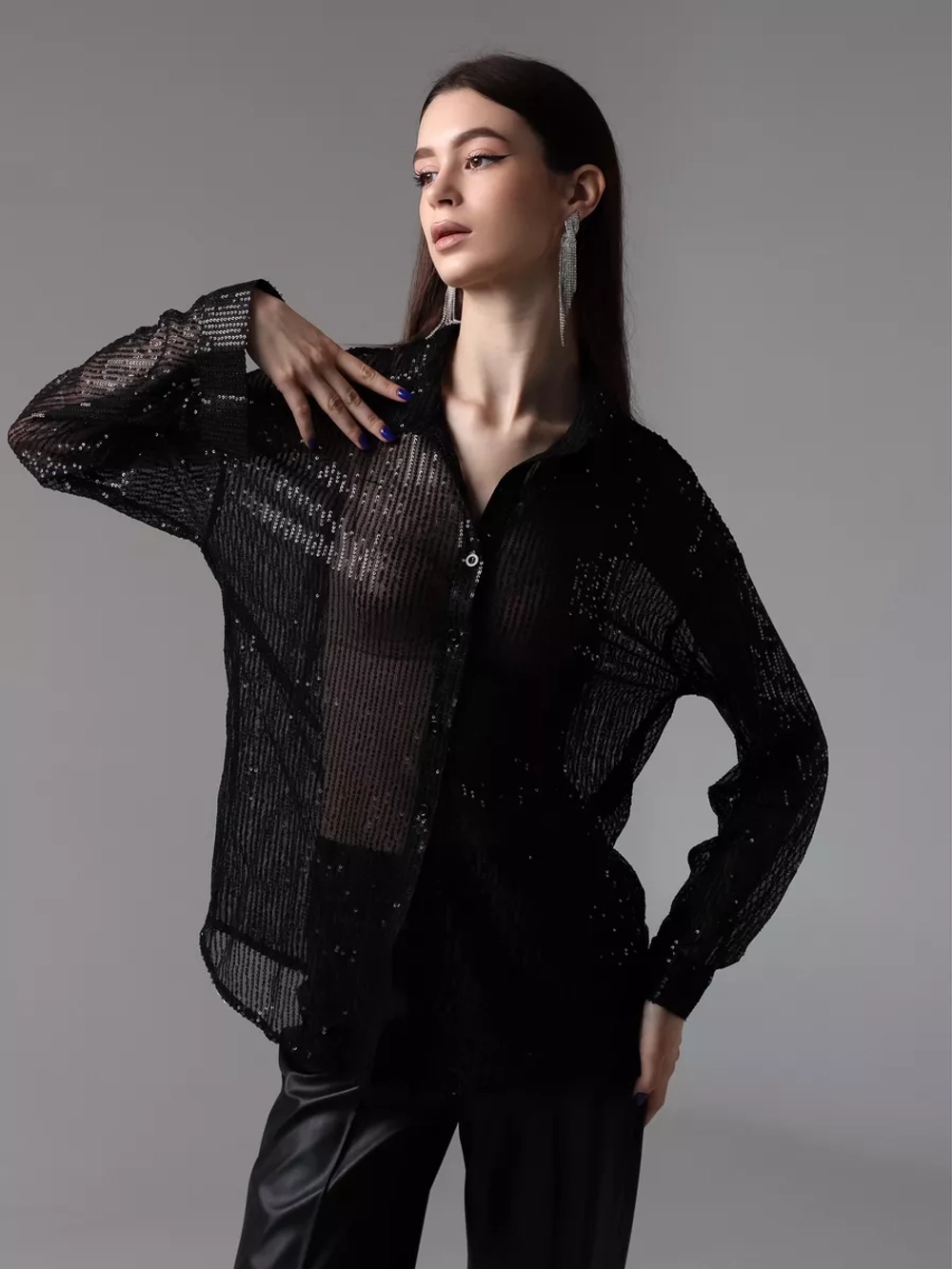 Блузка нарядная с пайетками