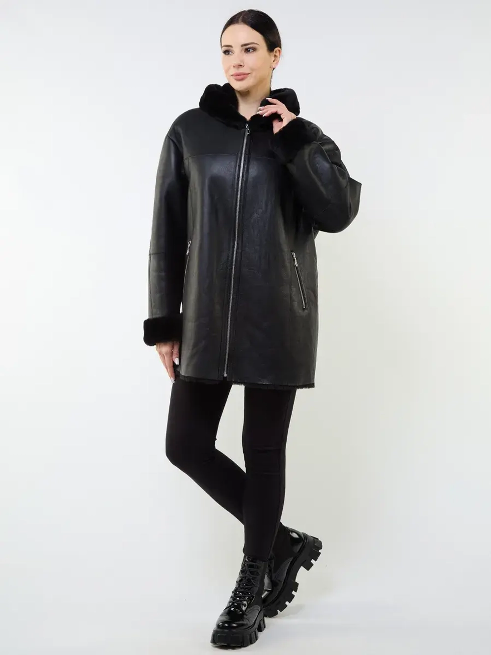Дубленка зимняя натуральная с капюшоном