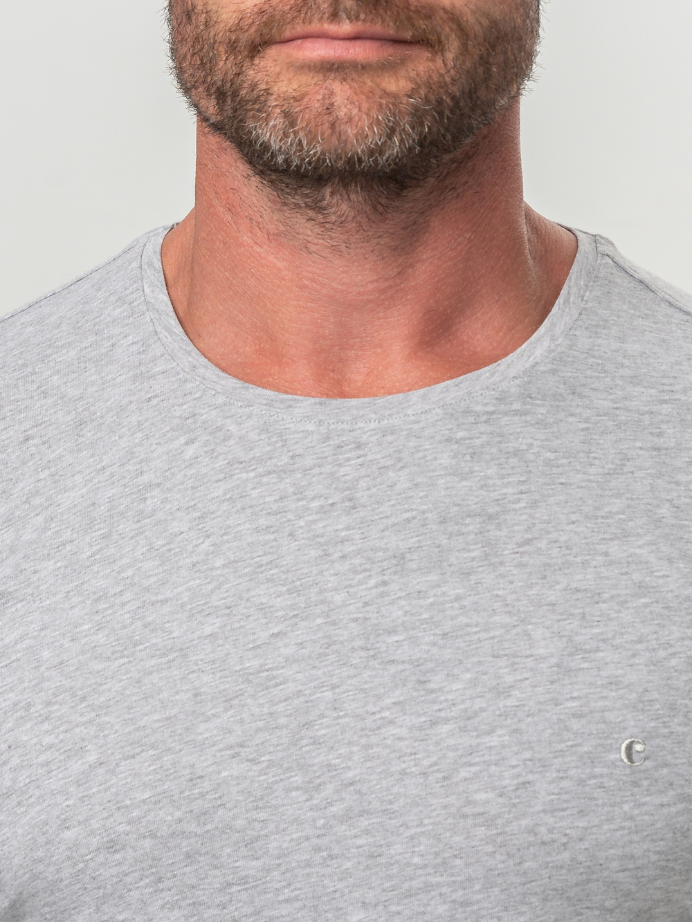 Футболка мужская с круглым вырезом