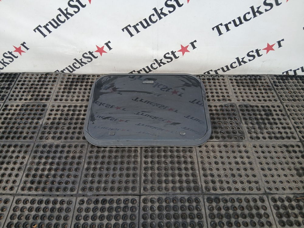 Люк в сборе