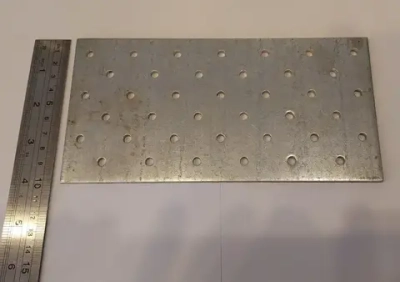 Пластина перфорированная 3мм. крепежная из оцинковки