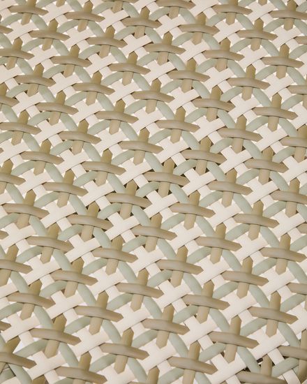 Уличный стул Tuccia бежевого-зеленого цвета из алюминия и искусственного ротанга