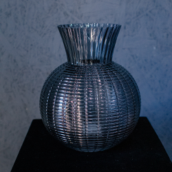 24. Тёмно-синяя округлая ваза с рельефом