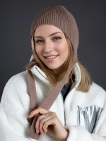 Чепчик шапка женский на завязках на осень