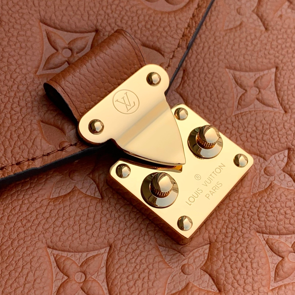 Louis Vuitton Pochette Metis