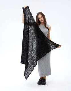 Оренбургский пуховый платок П4-110-07 черный