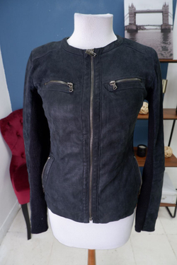 Куртка Trussardi кожаная модная 40 размер