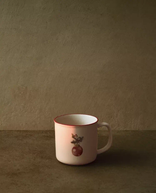 ZARA HOME ФАРФОРОВАЯ КРУЖКА С РОЖДЕСТВЕНСКИМ ДИЗАЙНОМ, БЕЛЫЙ/ЗЕЛЕНЫЙ