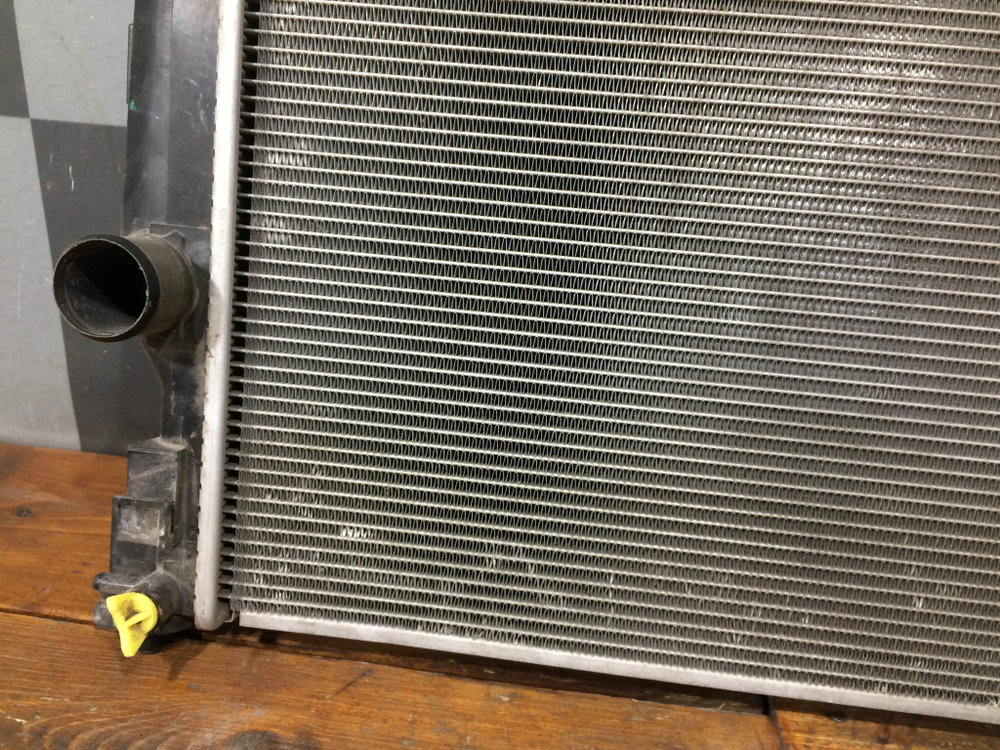 Радиатор двигателя (ДВС) основной Toyota RAV4 V (XA50) 18-нв Б/У Оригинал 1220500230