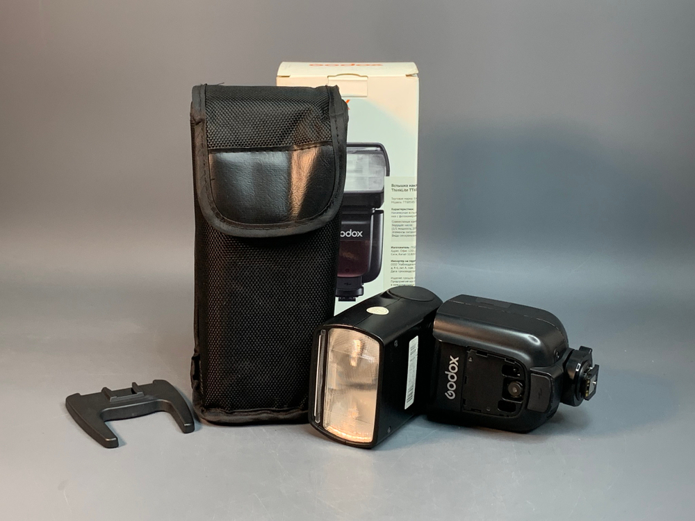 Godox ThinkLite TT685 II отсутствует накладка на корпусе