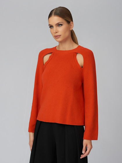 Женский джемпер с прорезями